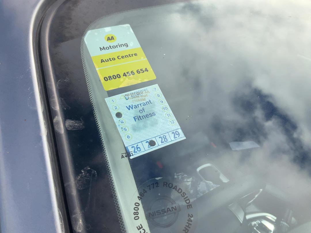 Photo '22' of Nissan Navara ST-X