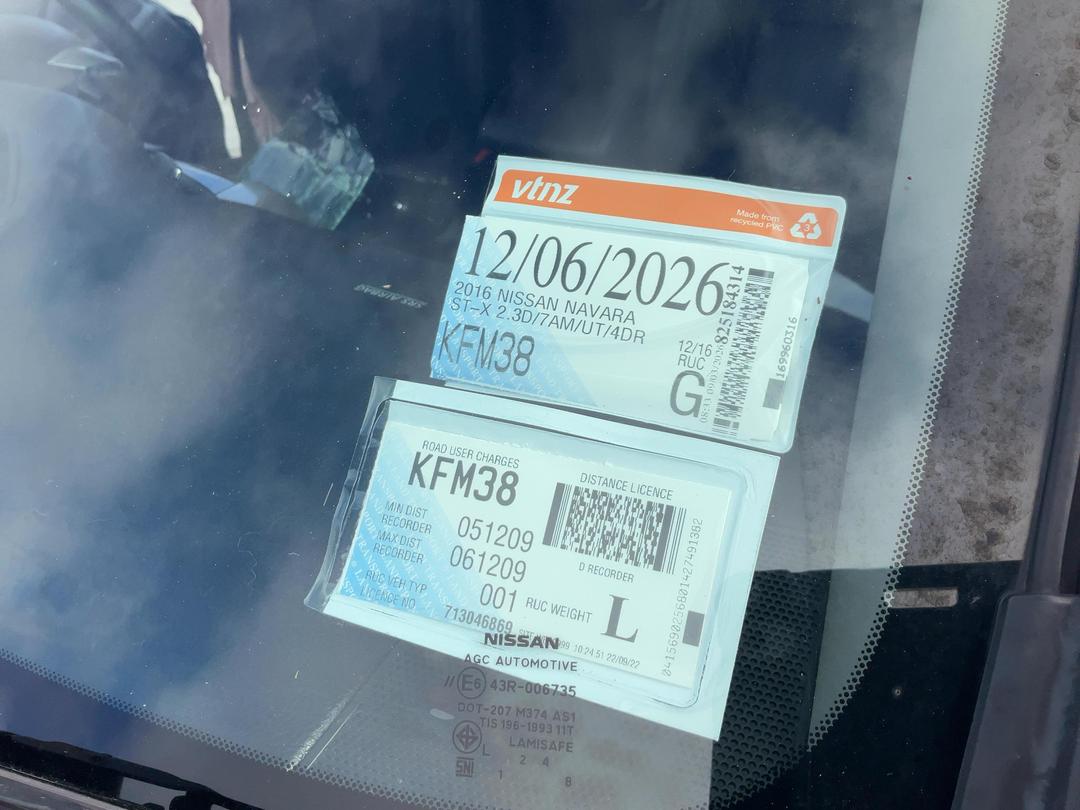 Photo '23' of Nissan Navara ST-X