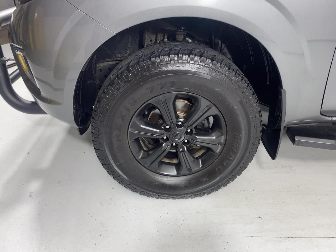 Photo '10' of Nissan Navara