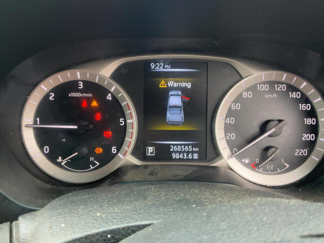 Photo '10' of Nissan Navara ST-X Photo '10' of Nissan Navara ST-X