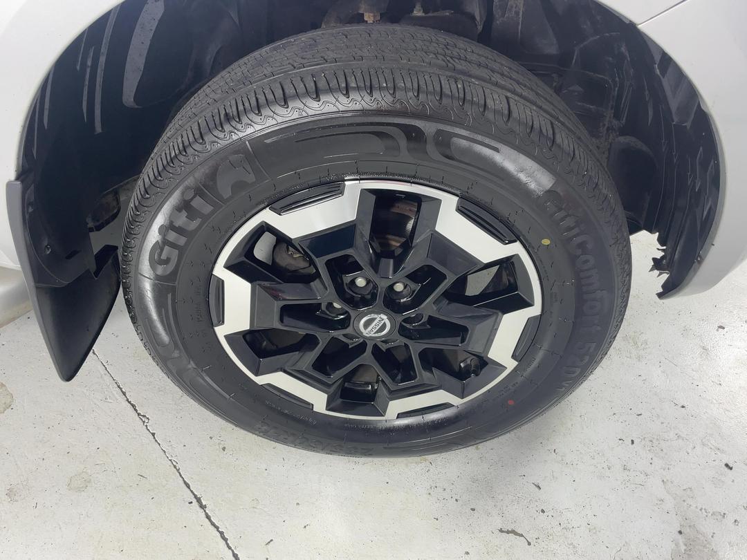 Photo '9' of Nissan Navara