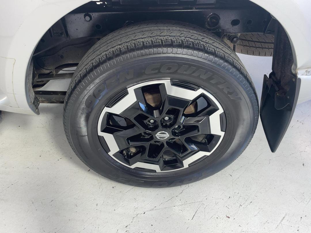 Photo '11' of Nissan Navara