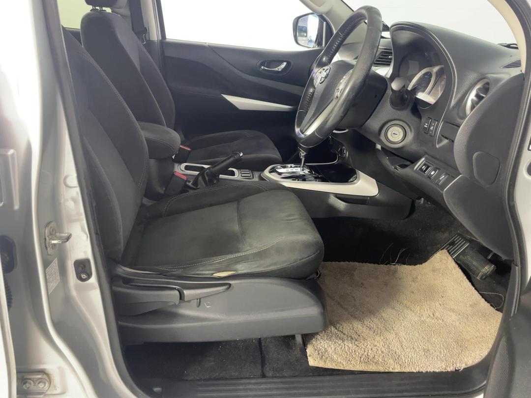 Photo '16' of Nissan Navara