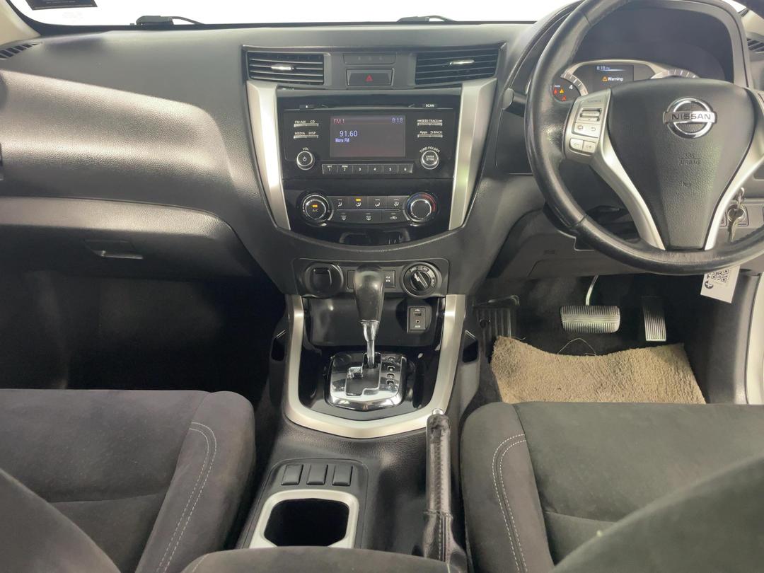 Photo '18' of Nissan Navara