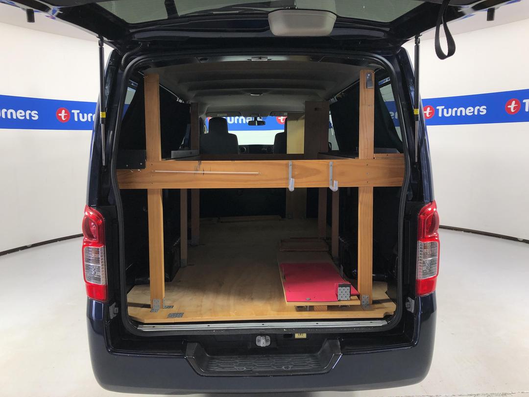 Photo '14' of Nissan NV350