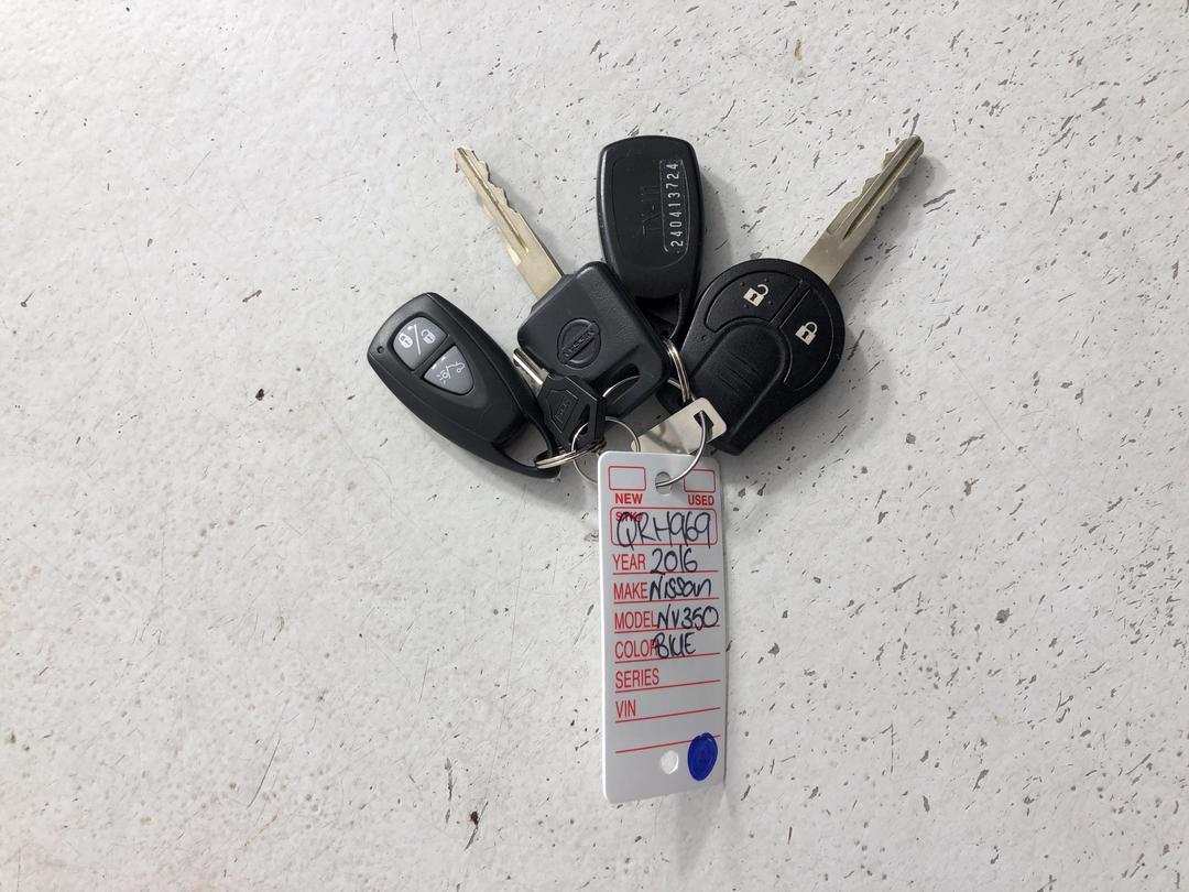 Photo '22' of Nissan NV350