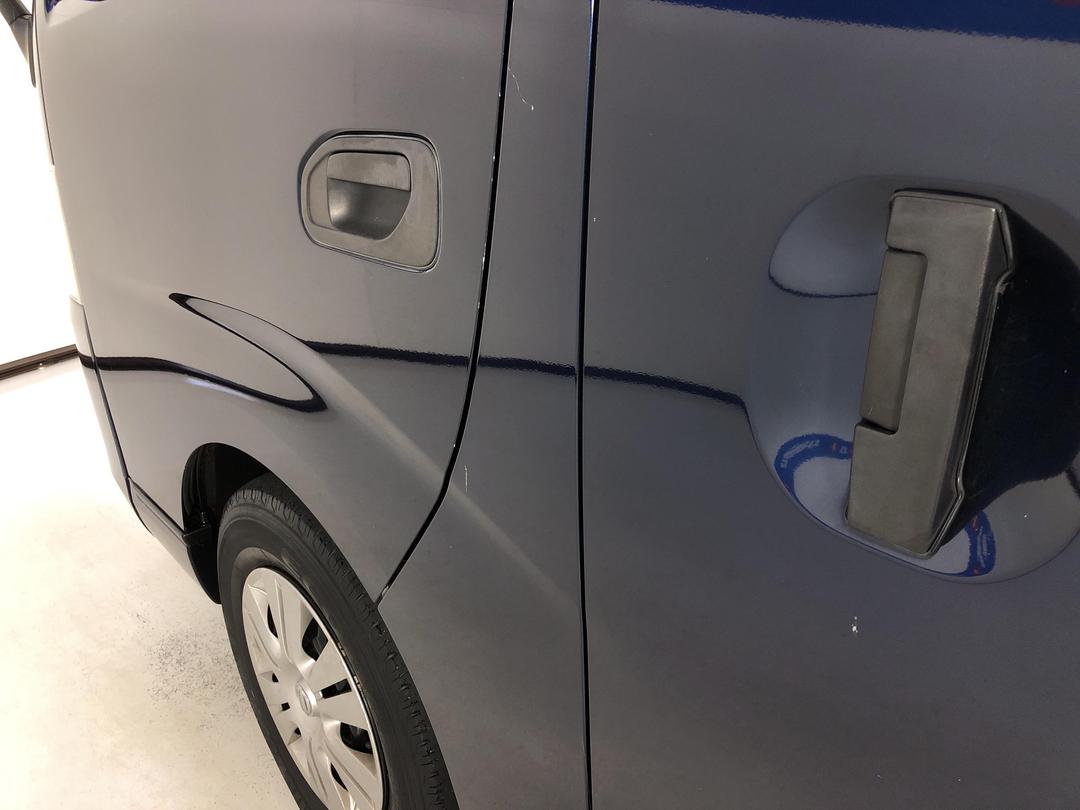 Photo '23' of Nissan NV350