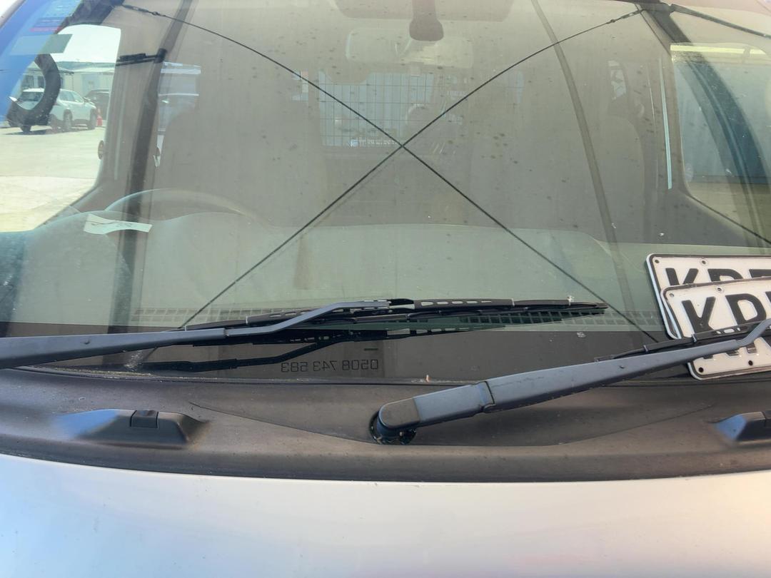 Photo '2' of Nissan NV350 Caravan