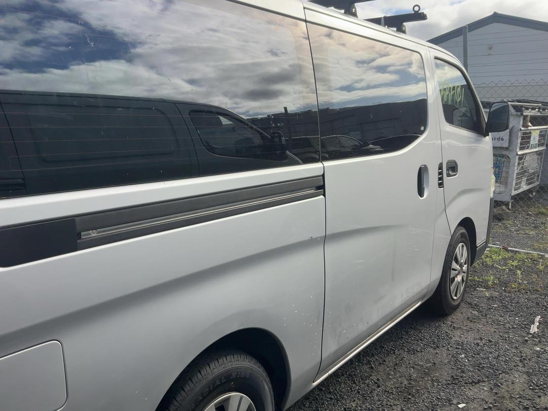 Photo '8' of Nissan NV350 Caravan