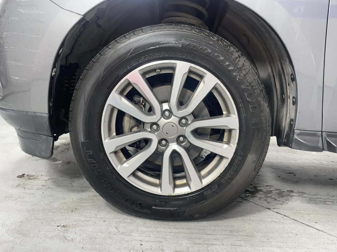 Photo '10' of Nissan Pathfinder