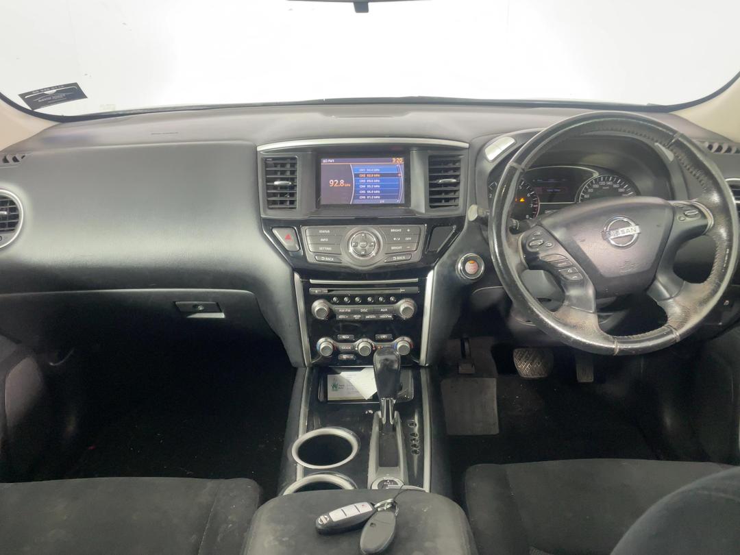 Photo '17' of Nissan Pathfinder