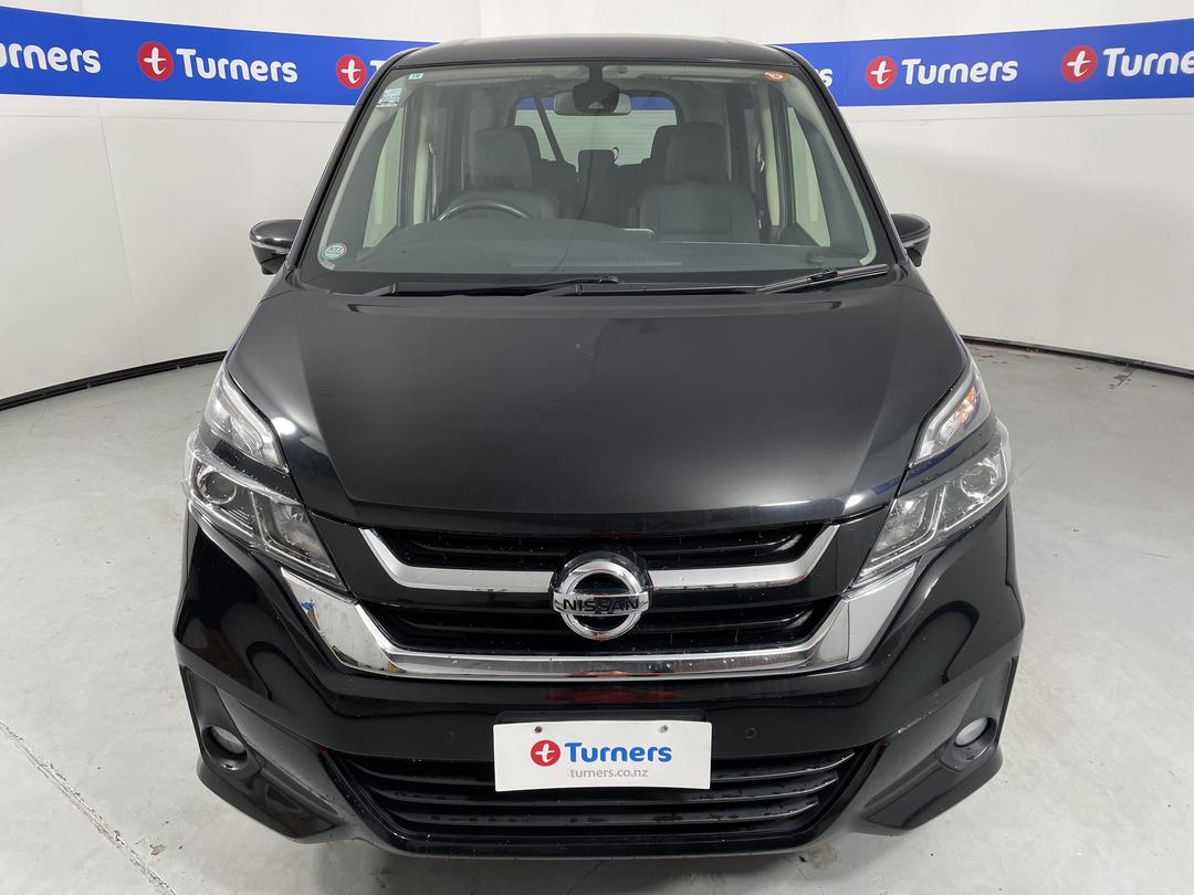 Photo '2' of Nissan Serena