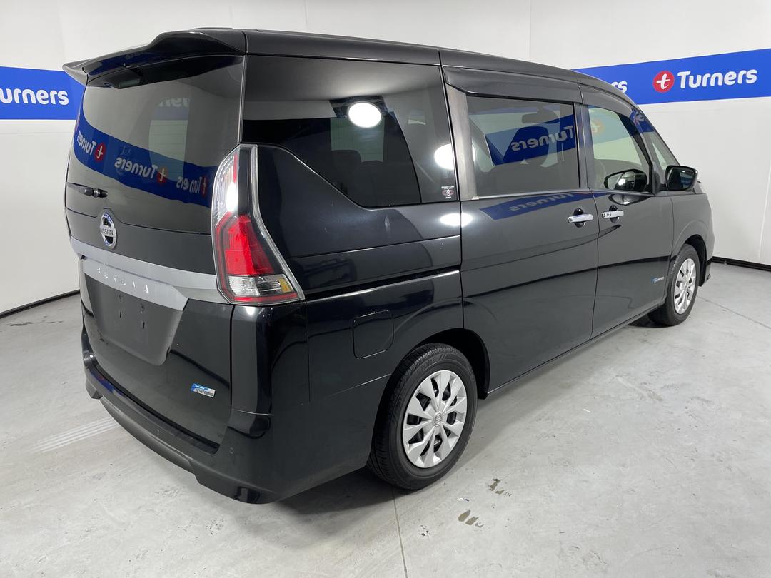 Photo '7' of Nissan Serena