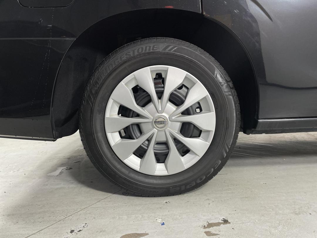 Photo '12' of Nissan Serena