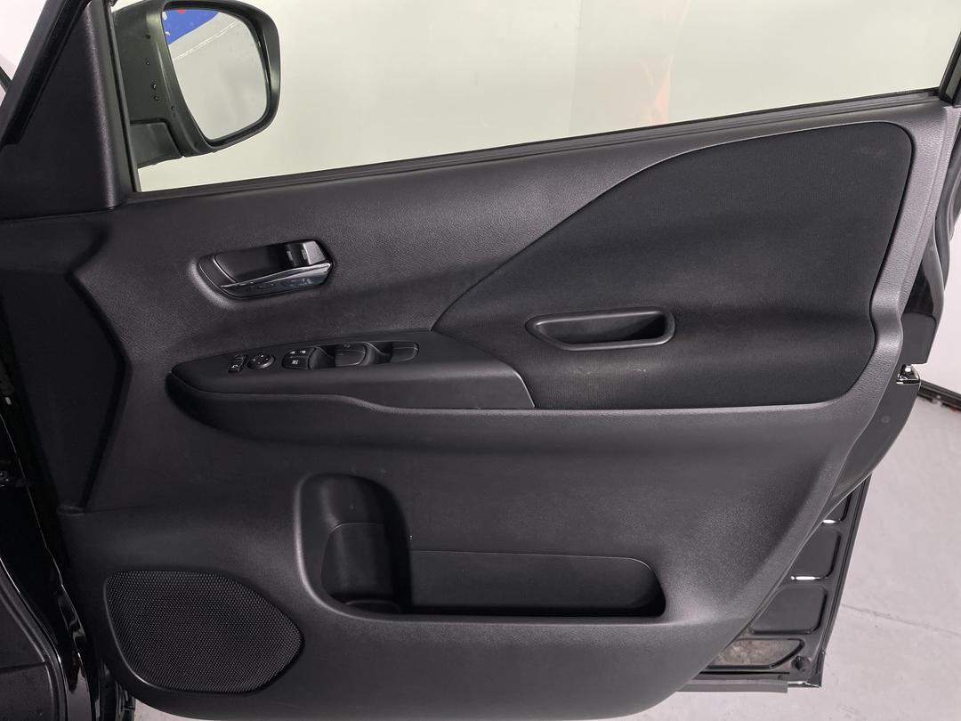 Photo '15' of Nissan Serena