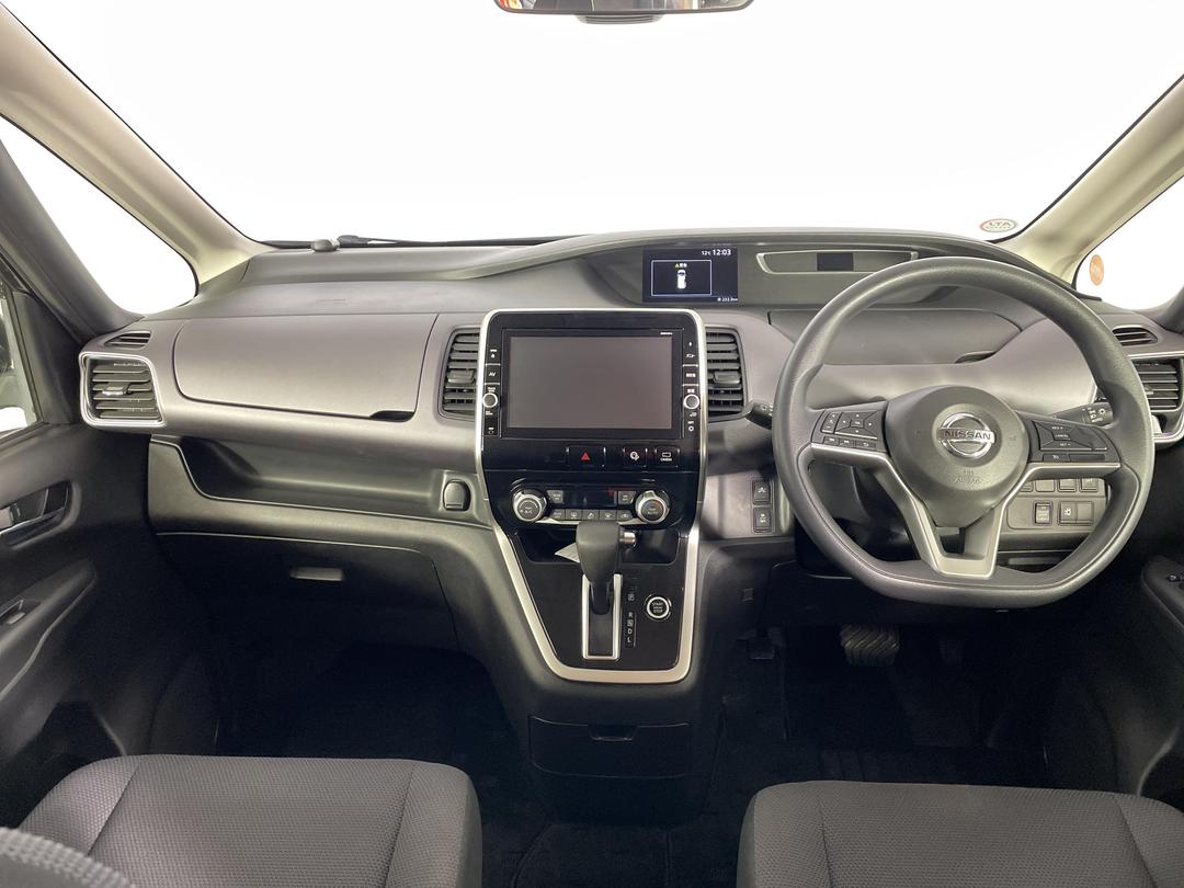 Photo '17' of Nissan Serena