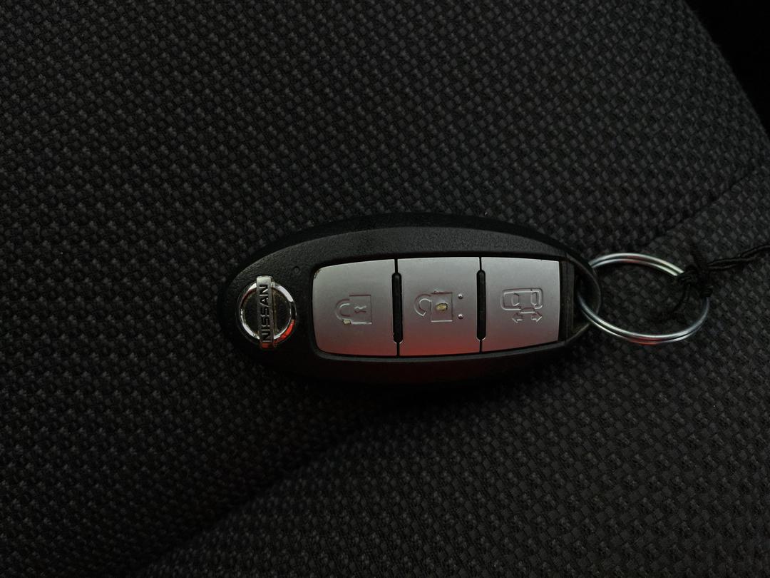 Photo '21' of Nissan Serena