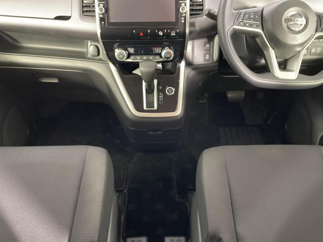 Photo '18' of Nissan Serena