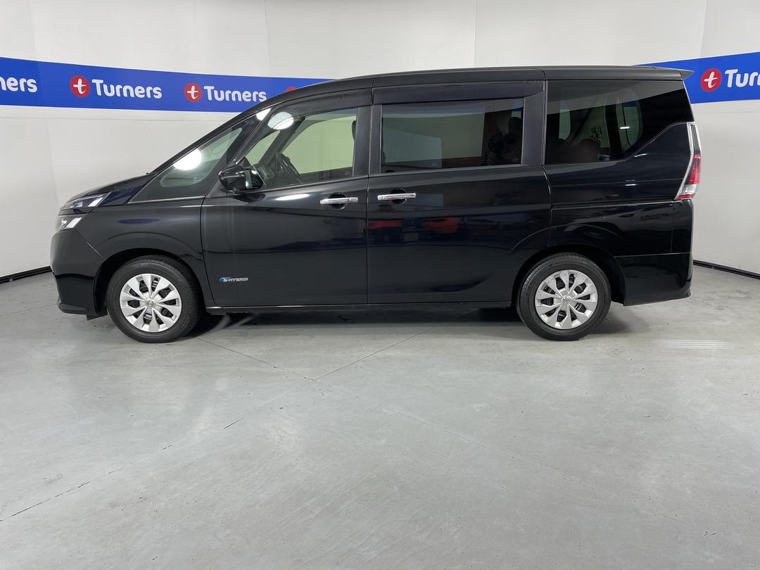 Photo '23' of Nissan Serena