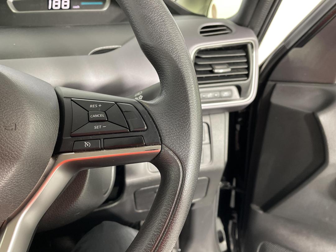 Photo '26' of Nissan Serena