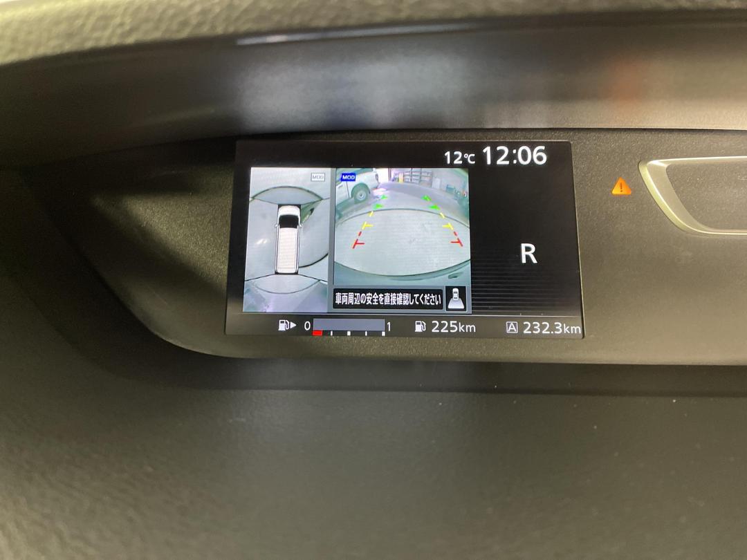 Photo '28' of Nissan Serena