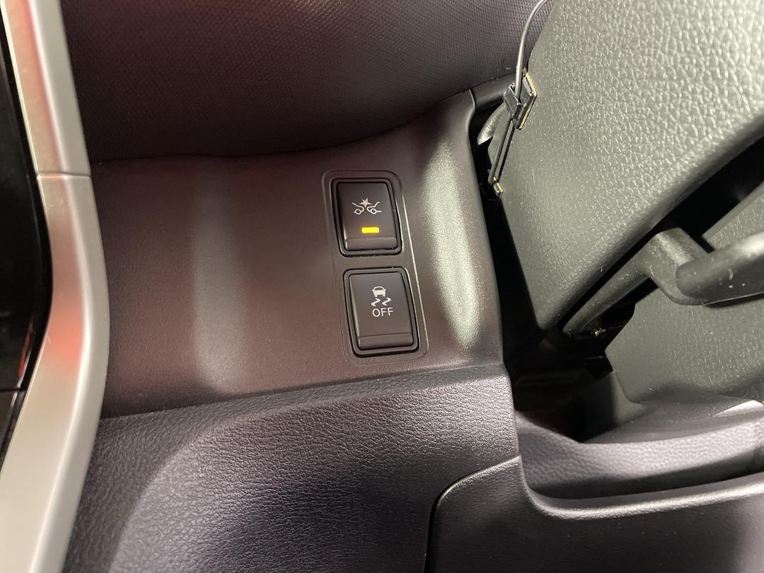 Photo '30' of Nissan Serena