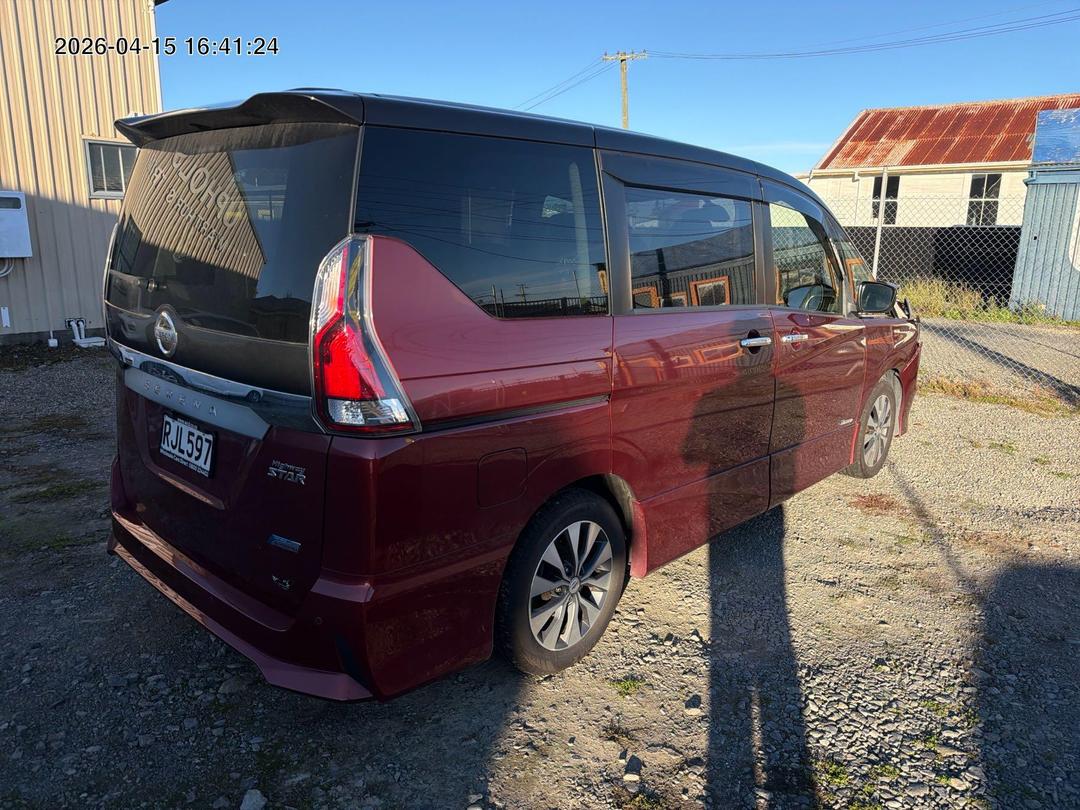 Photo '2' of Nissan Serena S-Hybrid