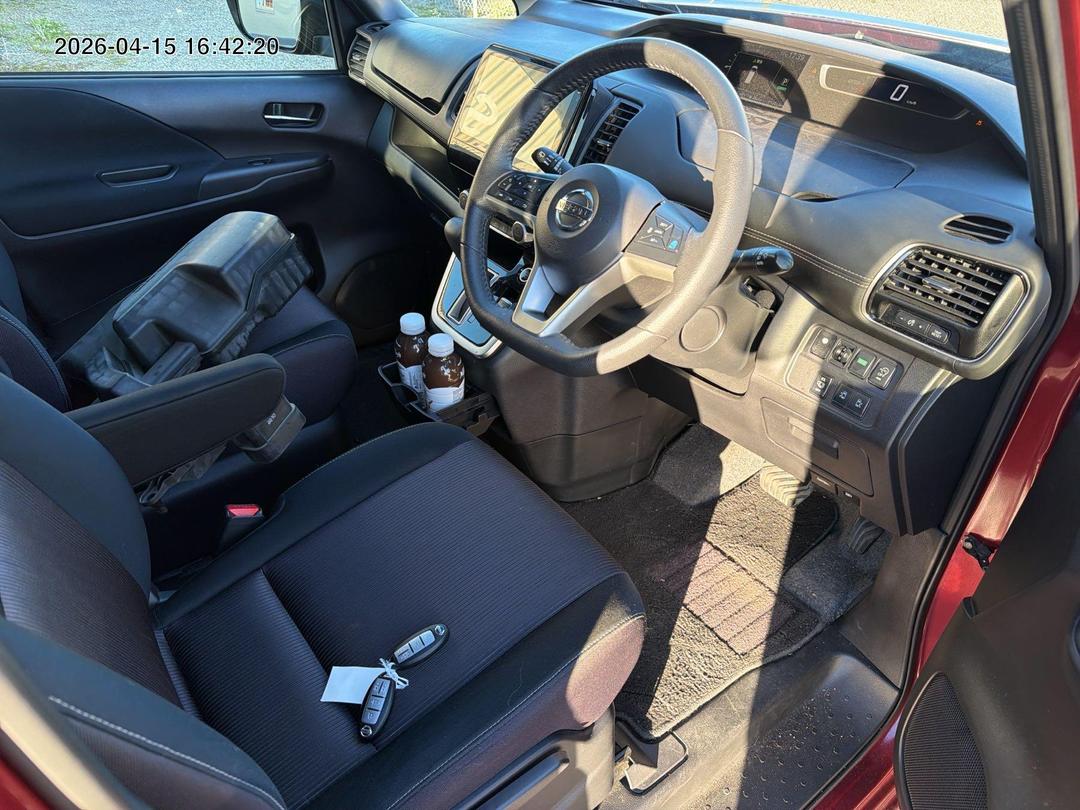 Photo '8' of Nissan Serena S-Hybrid