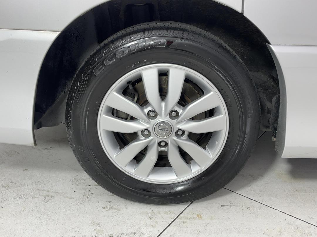 Photo '12' of Nissan Serena