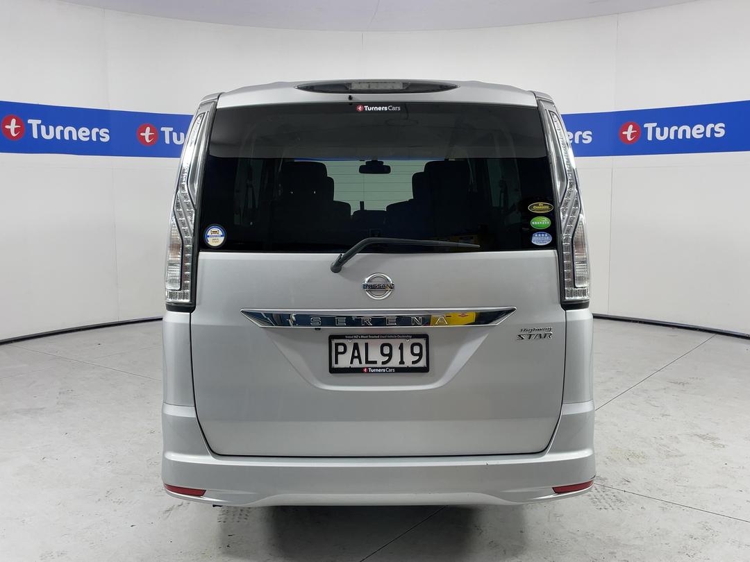 Photo '6' of Nissan Serena