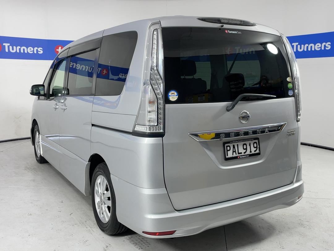 Photo '5' of Nissan Serena