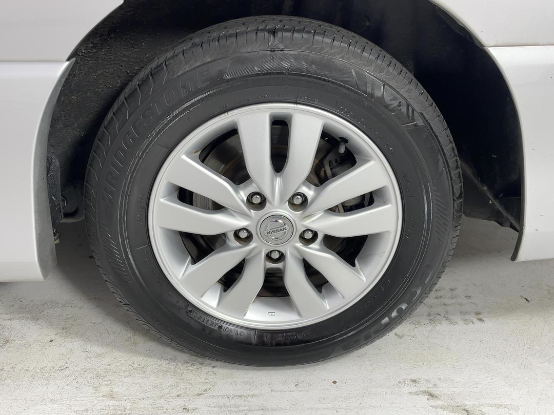 Photo '11' of Nissan Serena