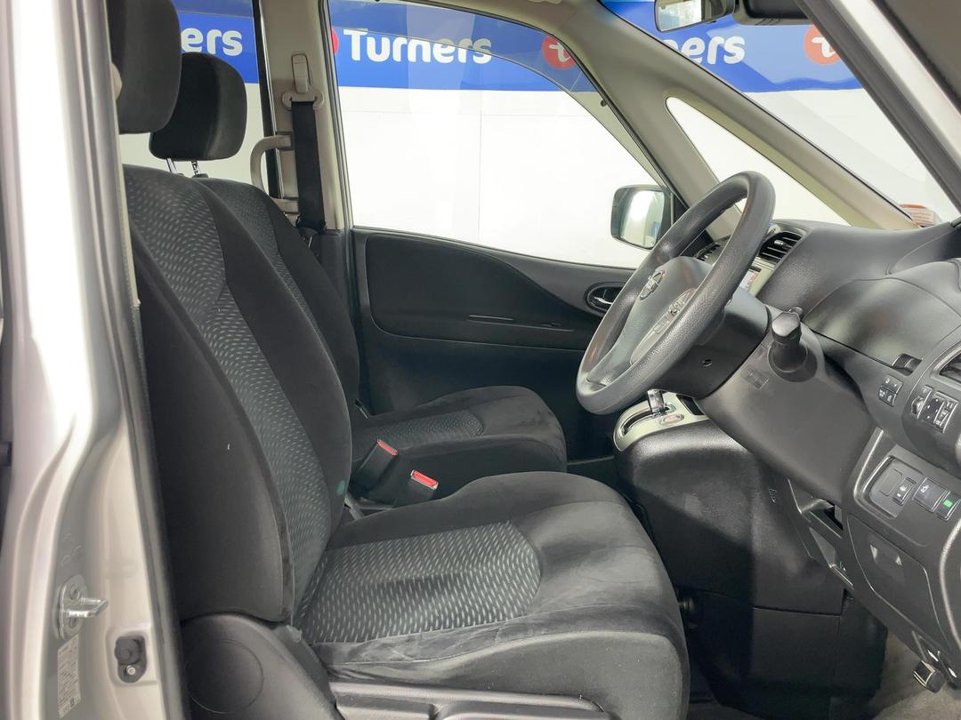 Photo '16' of Nissan Serena
