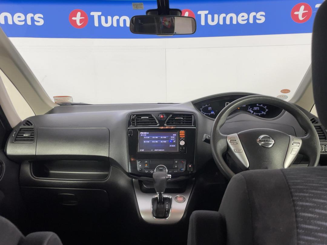 Photo '17' of Nissan Serena