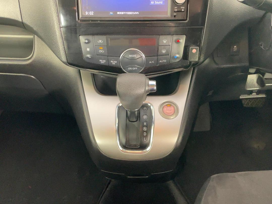 Photo '18' of Nissan Serena