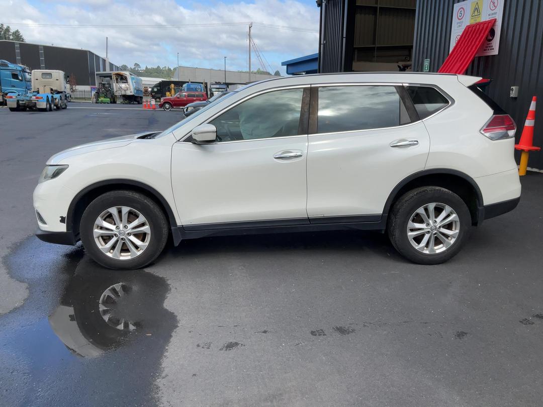 Photo '4' of Nissan X-Trail ST