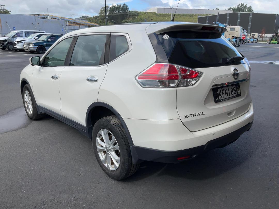 Photo '5' of Nissan X-Trail ST