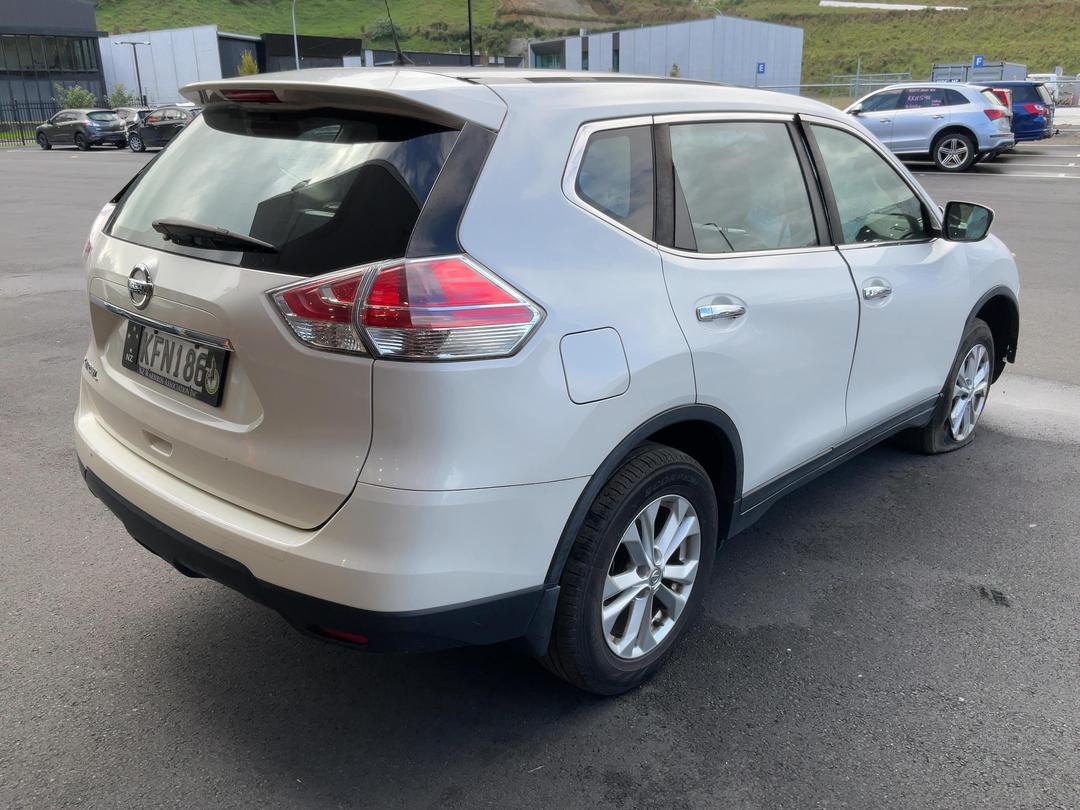 Photo '7' of Nissan X-Trail ST