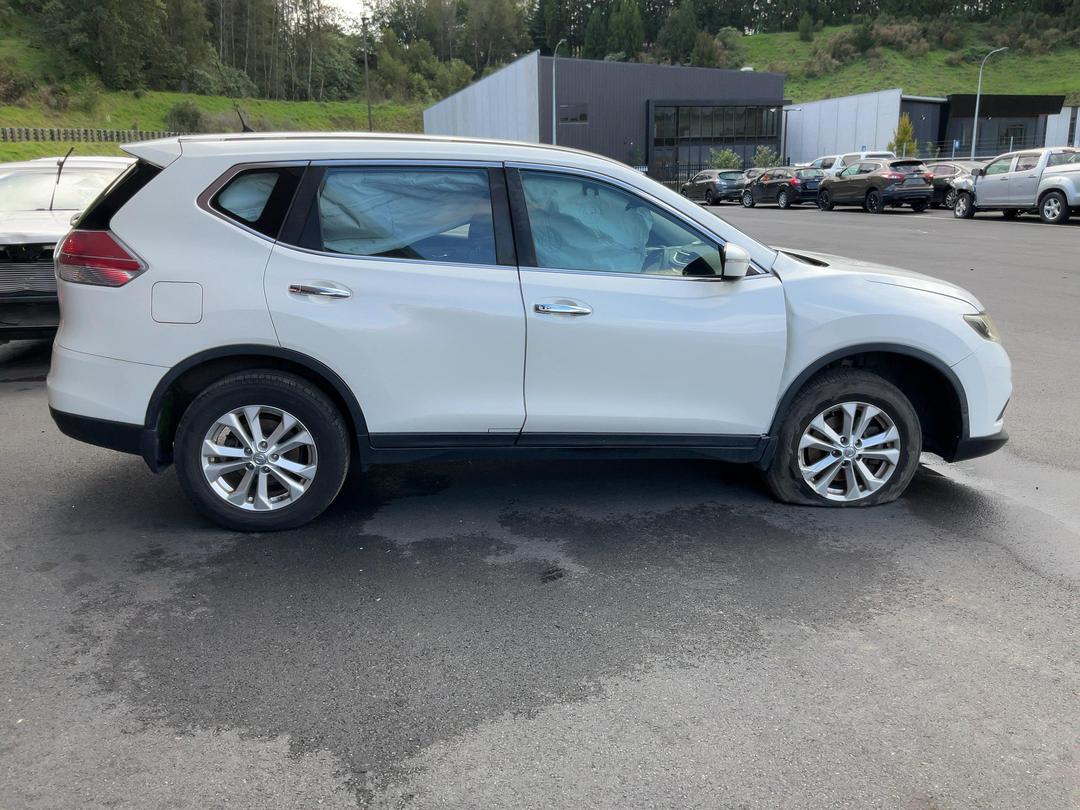 Photo '8' of Nissan X-Trail ST