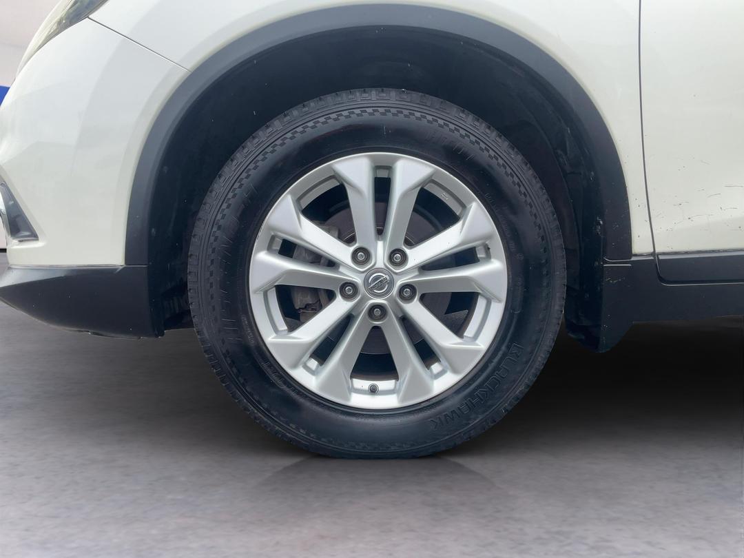 Photo '10' of Nissan X-Trail