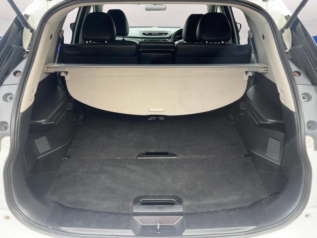 Photo '14' of Nissan X-Trail