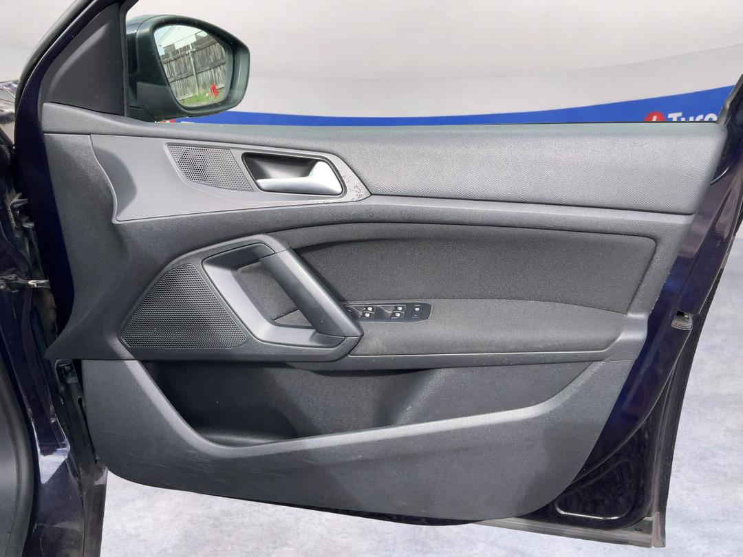 Photo '13' of Peugeot 308 Access Photo '13' of Peugeot 308 Access