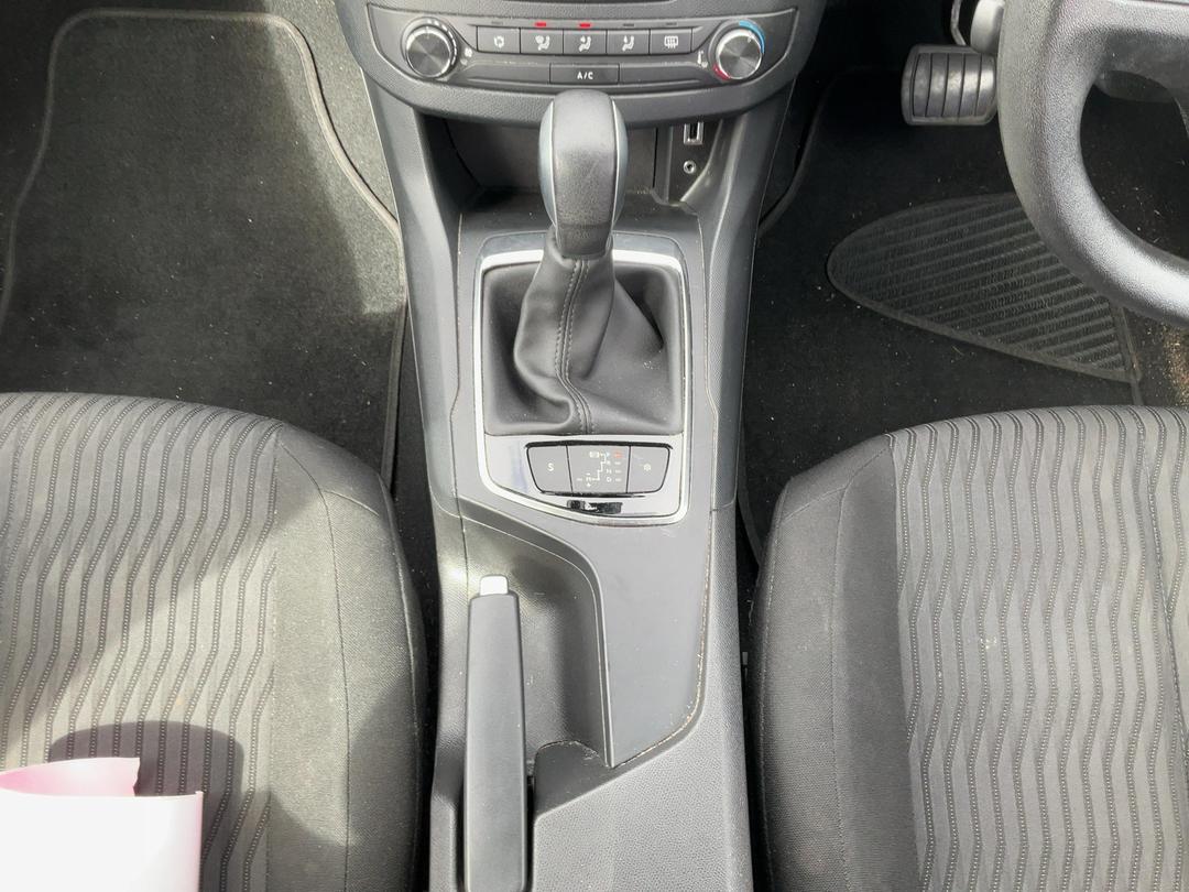 Photo '16' of Peugeot 308 Access Photo '16' of Peugeot 308 Access