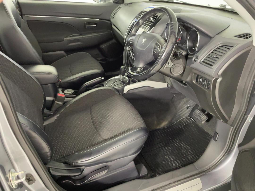 Photo '16' of Peugeot 4008