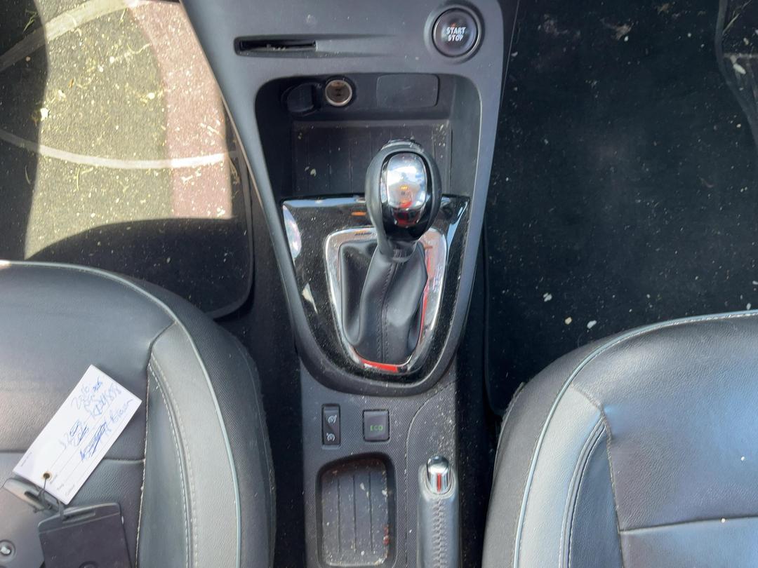 Photo '16' of Renault Captur Dynamique Photo '16' of Renault Captur Dynamique
