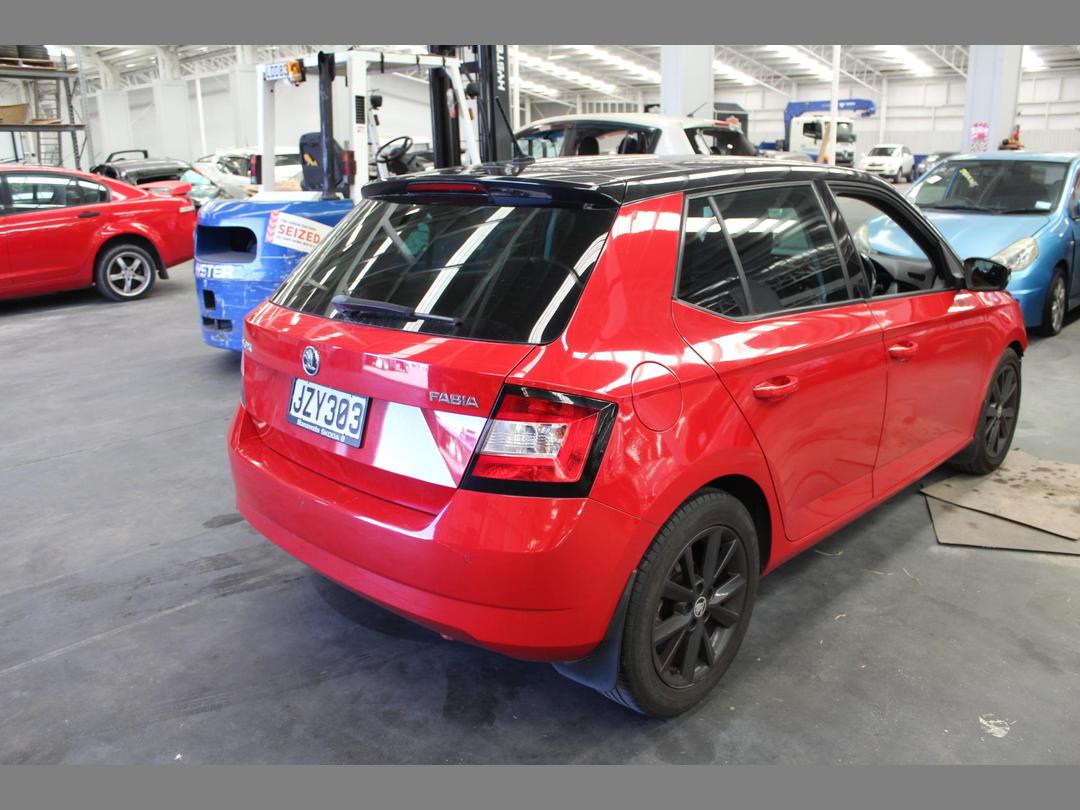Photo '6' of Skoda Fabia 81KW TSI DSG Photo '6' of Skoda Fabia 81KW TSI DSG