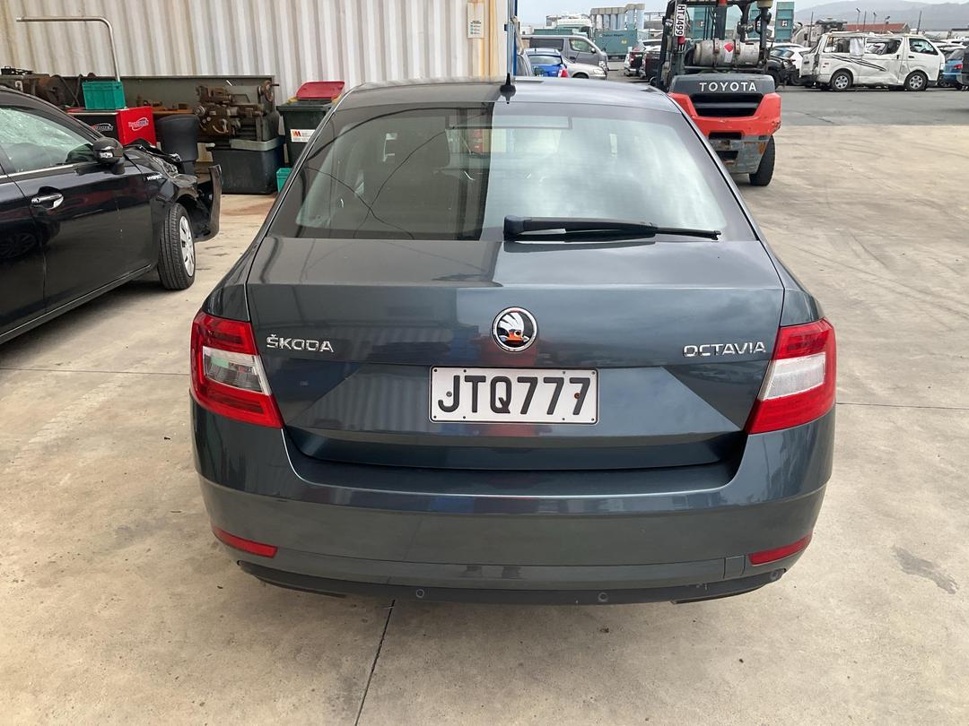 Photo '4' of Skoda Octavia TDI 81KW 7DSG L/B