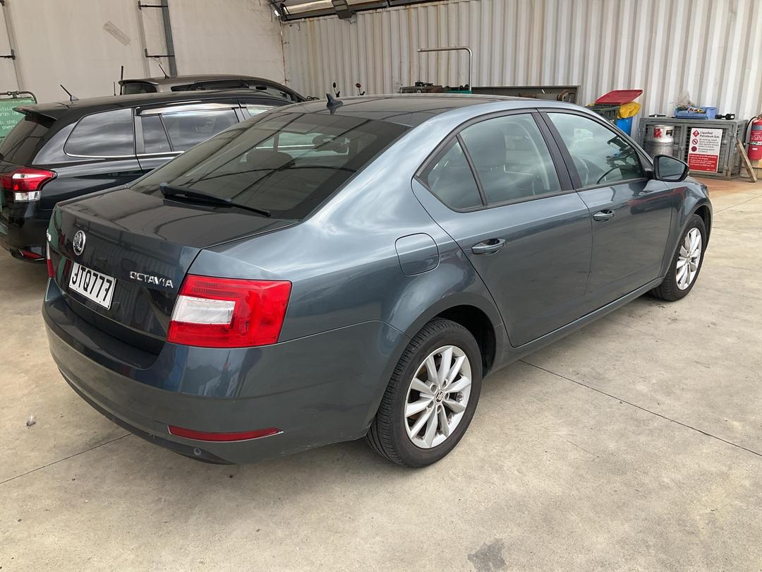 Photo '5' of Skoda Octavia TDI 81KW 7DSG L/B