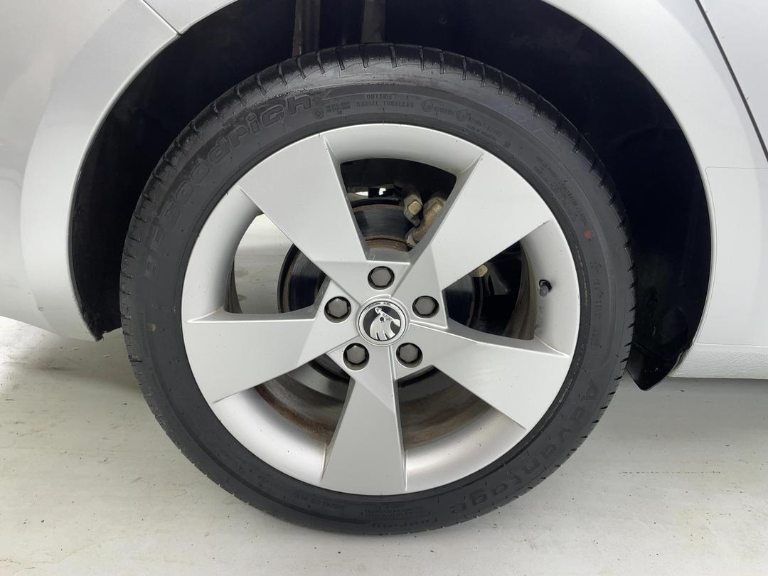 Photo '12' of Skoda Octavia