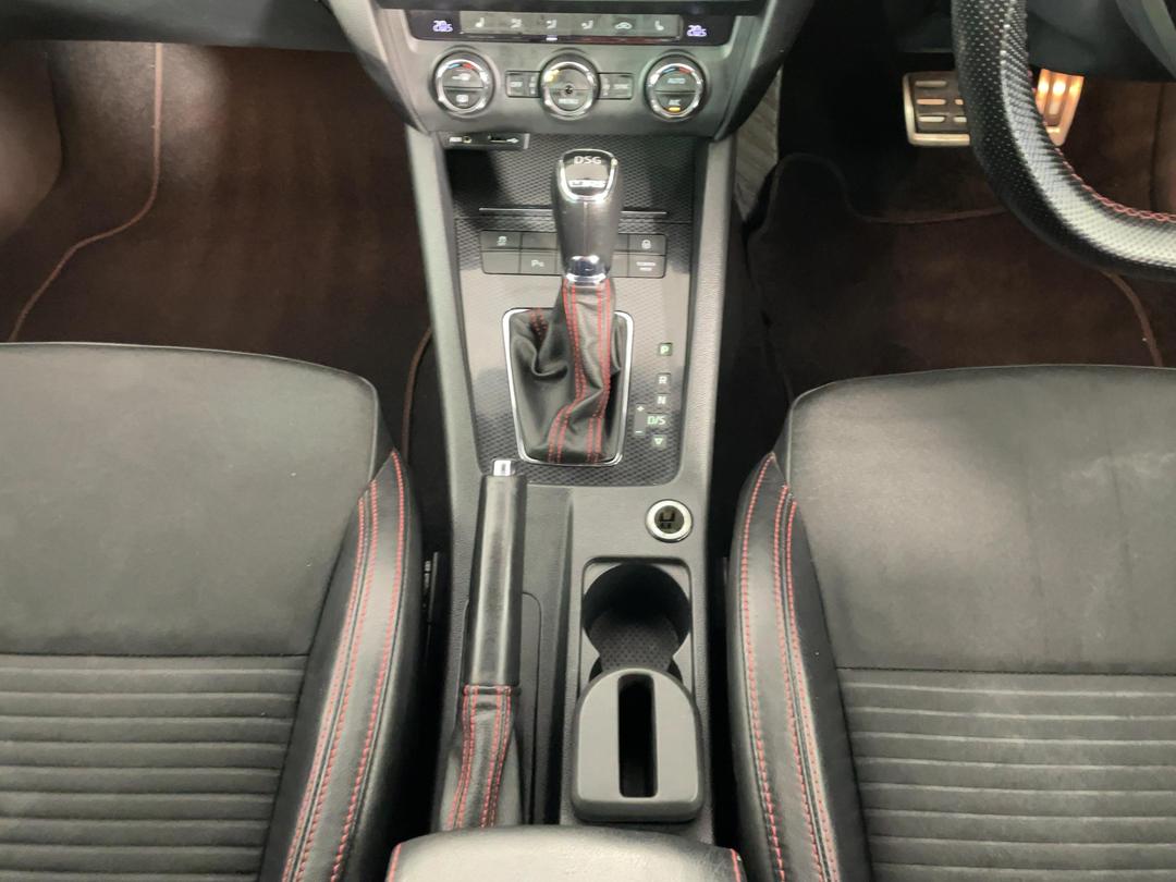 Photo '18' of Skoda Octavia